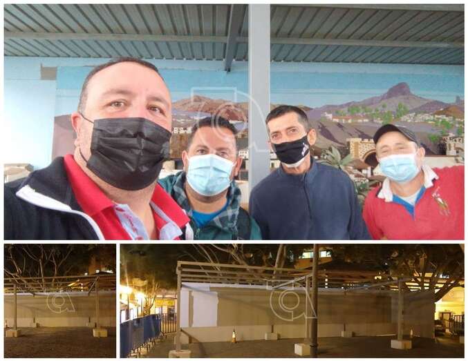 Trabajadores municipales y un sobrino de José Sánchez trabajaban este sábado en el montaje del nacimiento/TA.